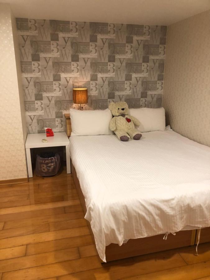 Appartamento House Ximending Taipei Esterno foto
